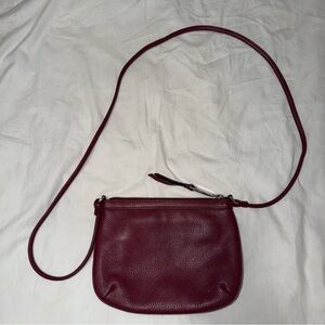 CALVIN KLEIN Elegant Burgundy Leather Crossbody Bag measures in pics